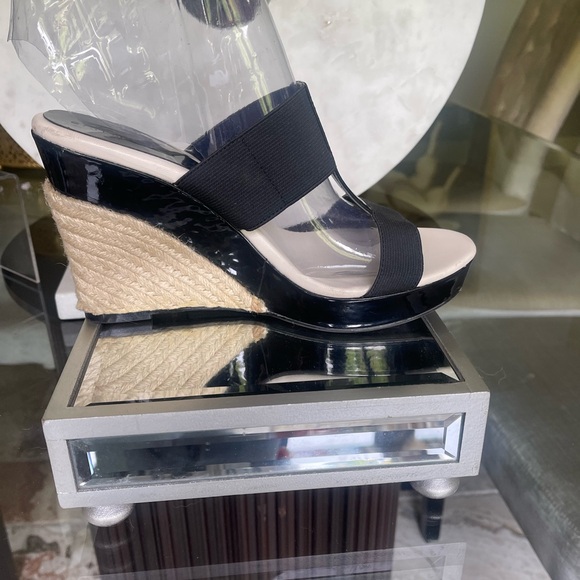 Ann Marino size 8.5 wedge sandal - Picture 1 of 3